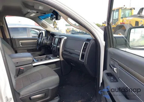 2018 Ram 1500 z USA, uszkodzony, nr VIN 3C6RR6LT3JG162845